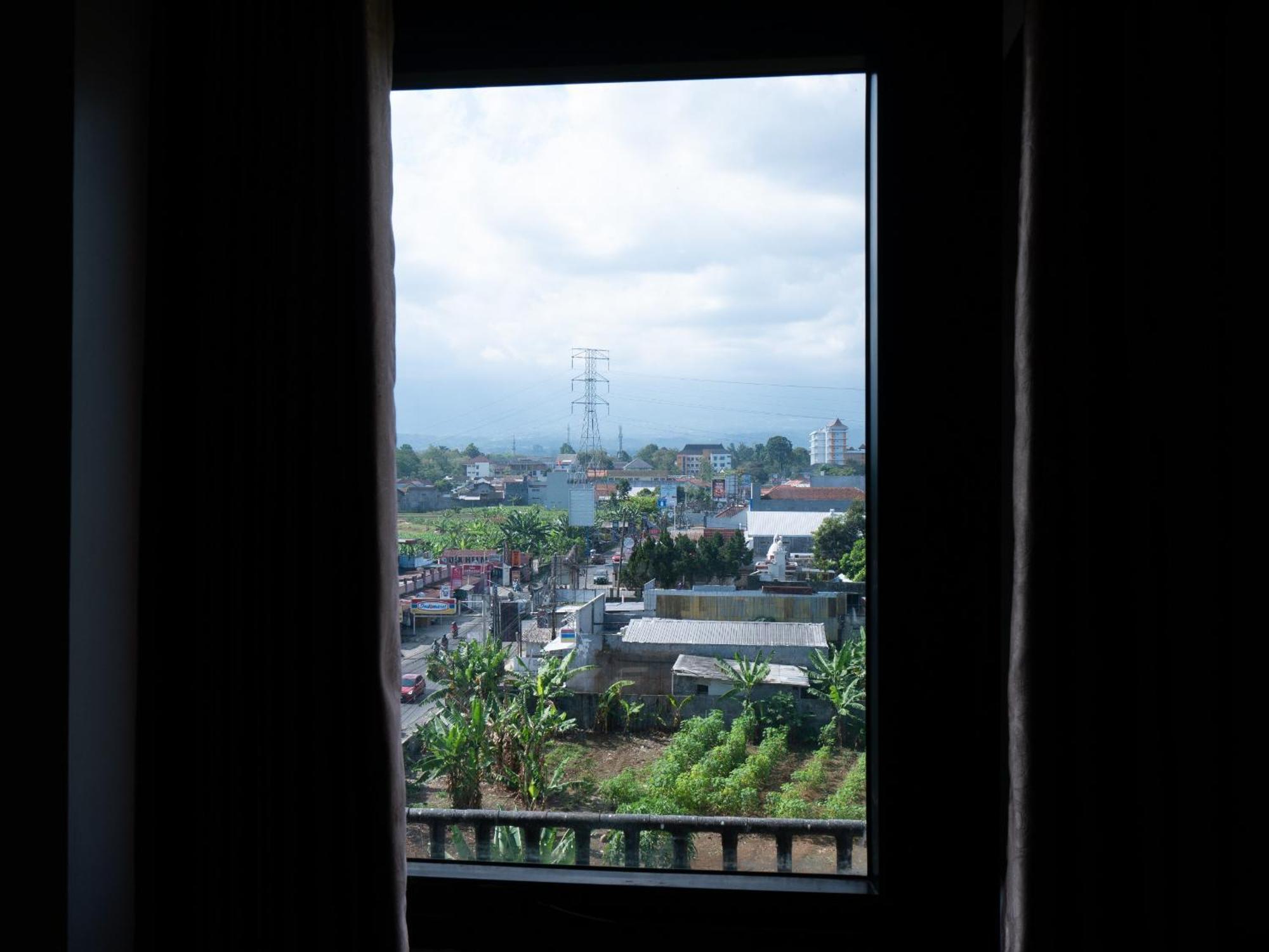 Meotel Purwokerto Exterior photo